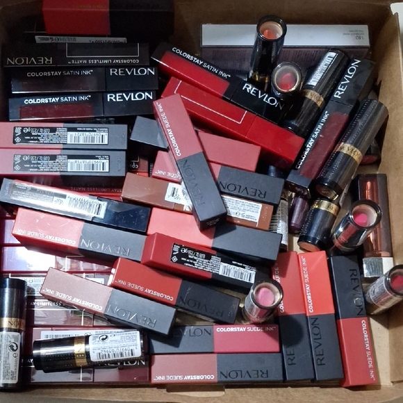 Mystery Makeup Bundle of  6 Items. - Picture 1 of 16